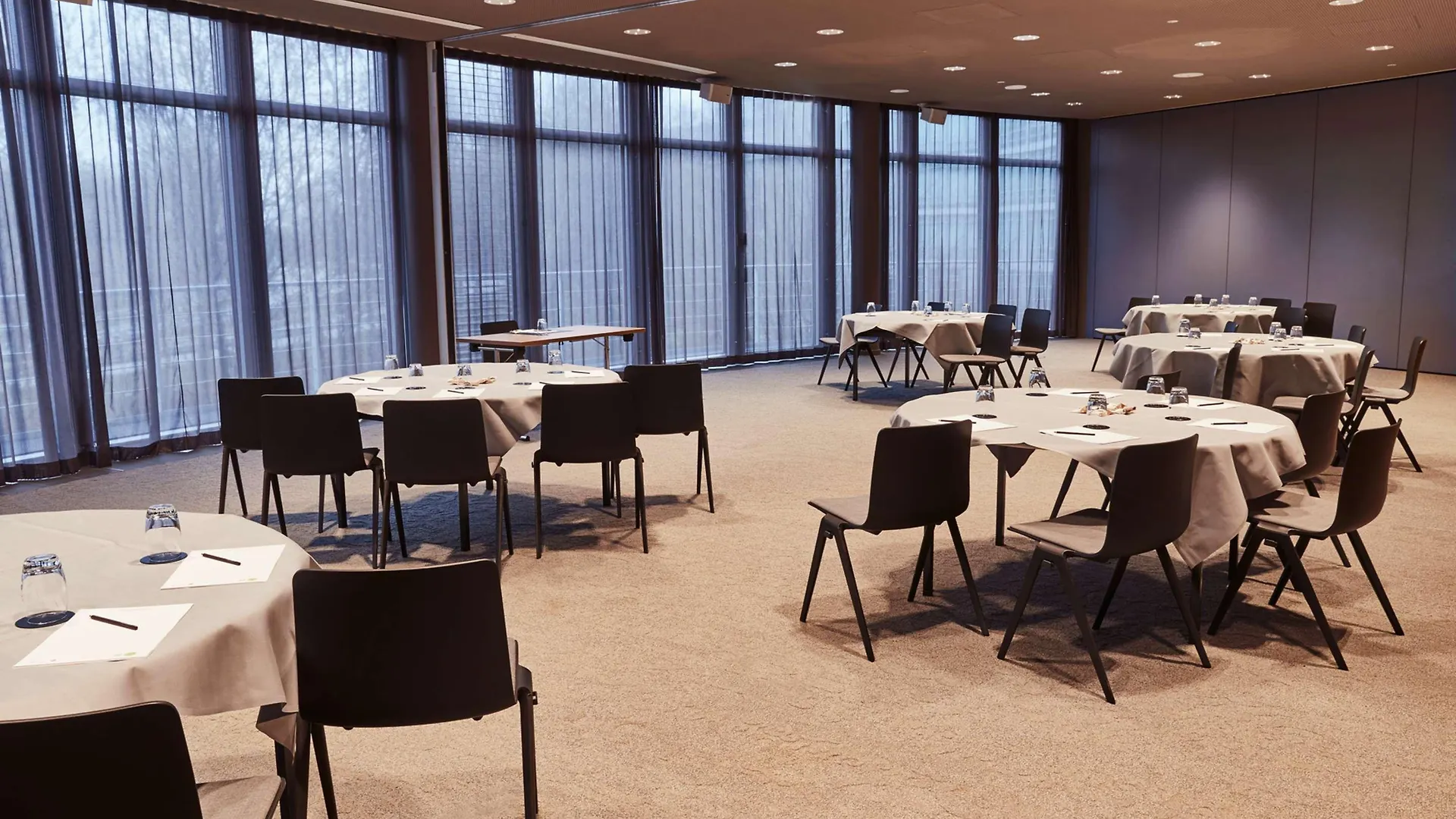 Steigenberger Hotel Muenchen 4*, München